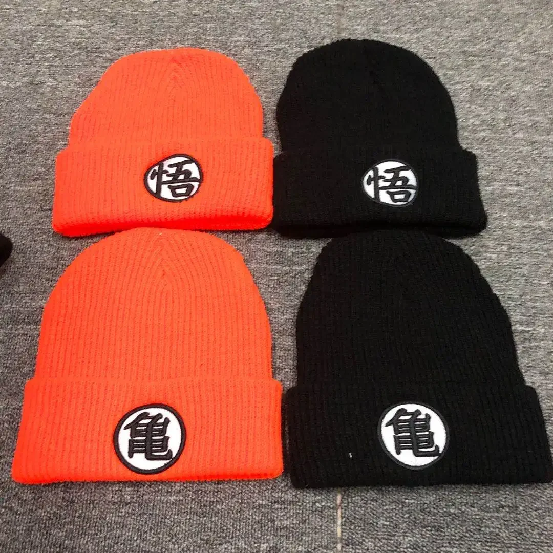 レター刺繍のアニメ風カーチュン柄ニット帽。レディース、メンズ - Beanie Cuffed Knit のレビューと価格