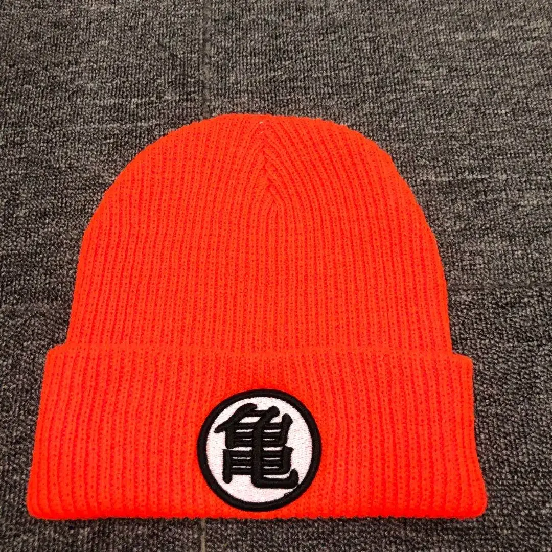 レター刺繍のアニメ風カーチュン柄ニット帽。レディース、メンズ - Beanie Cuffed Knit のレビューと価格